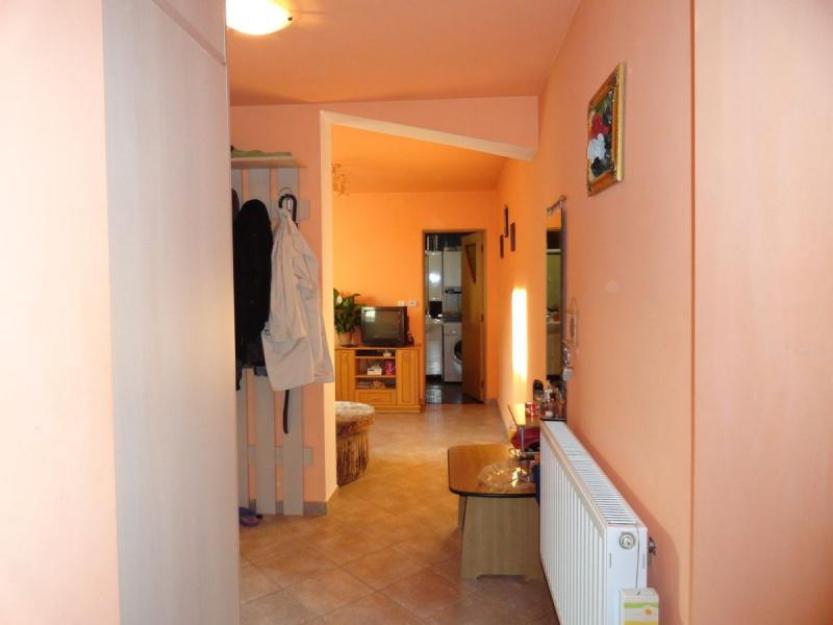 Apartament la casa cu 3 camere in Piata Cluj Sibiu 120 mp utili - Pret | Preturi Apartament la casa cu 3 camere in Piata Cluj Sibiu 120 mp utili