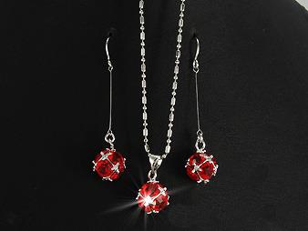 Set colier si cercei Swarovski Rosu - Pret | Preturi Set colier si cercei Swarovski Rosu