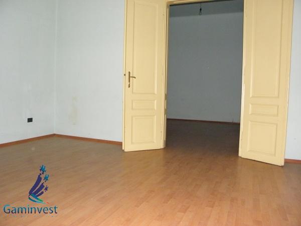 Inchiriez apartament cu 3 camere in Oradea, zona ultracentrala - Pret | Preturi Inchiriez apartament cu 3 camere in Oradea, zona ultracentrala