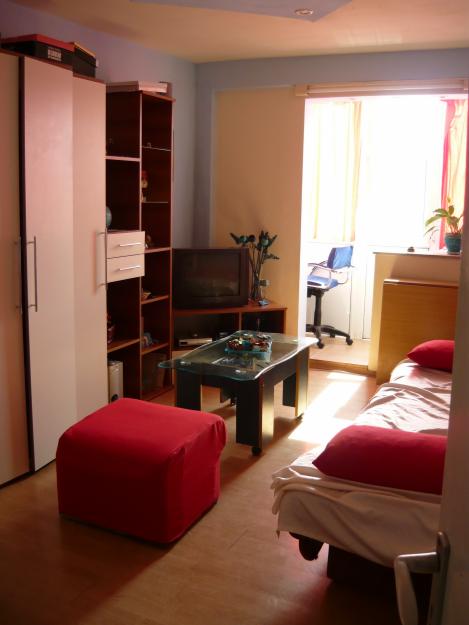 Vand apartament 2 cam cf 2 sporit cu hol locuibil,42 mp,9/10 decomandat. - Pret | Preturi Vand apartament 2 cam cf 2 sporit cu hol locuibil,42 mp,9/10 decomandat.