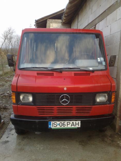 VAND MERCEDES 208D 8+1 locuri - Pret | Preturi VAND MERCEDES 208D 8+1 locuri