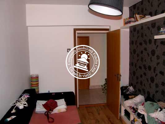 Apartament 4 camere de vanzare Iasi Pacurari - Pret | Preturi Apartament 4 camere de vanzare Iasi Pacurari