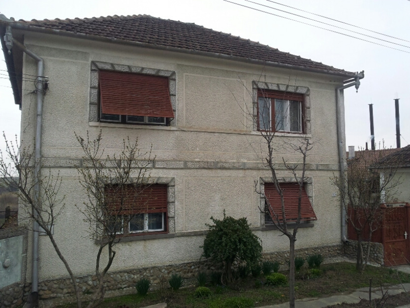 Casa cu 2000 mp teren in Sanmartin cu front la DN Oradea-Deva - Pret | Preturi Casa cu 2000 mp teren in Sanmartin cu front la DN Oradea-Deva