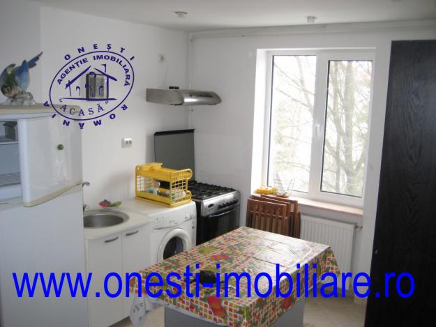 Vand apartament 2 camere zona de sus - Pret | Preturi Vand apartament 2 camere zona de sus