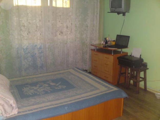 Vand apartamnent cu 4 camere - Pret | Preturi Vand apartamnent cu 4 camere