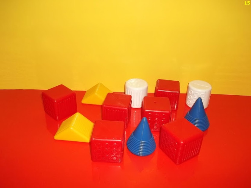 jucarie pentru bebelus sau jucarii cuburi cu forme si culori de jucarie din plastic - Pret | Preturi jucarie pentru bebelus sau jucarii cuburi cu forme si culori de jucarie din plastic