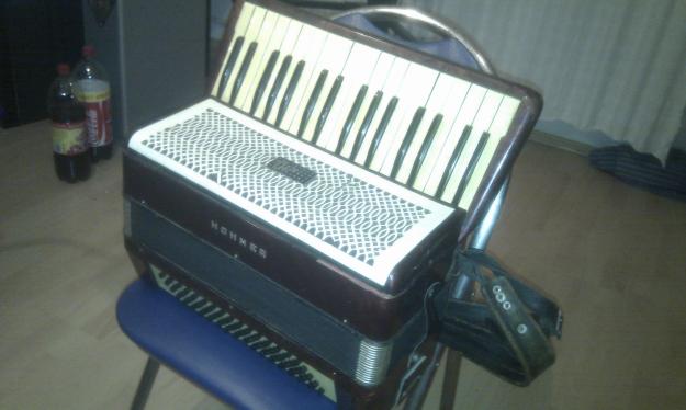 Vand Acordeon Hohner verdi 80 basi - Pret | Preturi Vand Acordeon Hohner verdi 80 basi