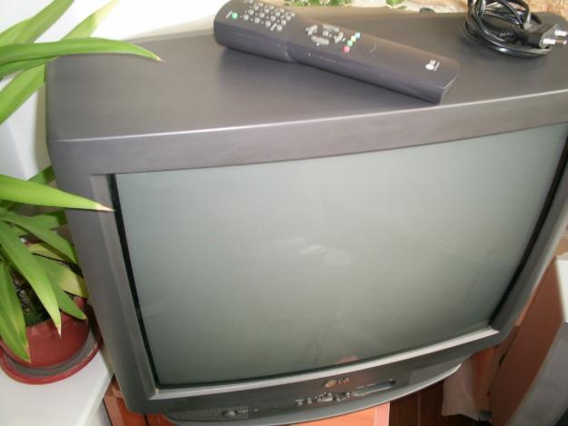 Vand Televizor LG CF21F60X cu TXT - IMPECABIL !!! - Pret | Preturi Vand Televizor LG CF21F60X cu TXT - IMPECABIL !!!