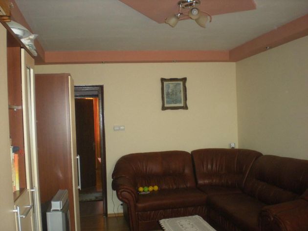 Apartament 3 camere Dristor-Metrou - Pret | Preturi Apartament 3 camere Dristor-Metrou