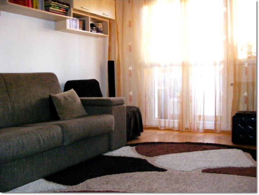 Apartament spatios cu 3 camere, Racadau. - Pret | Preturi Apartament spatios cu 3 camere, Racadau.