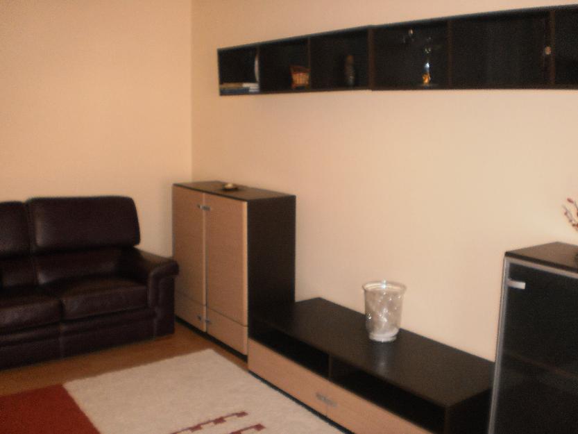 Apartament 3 camere - Pret | Preturi Apartament 3 camere