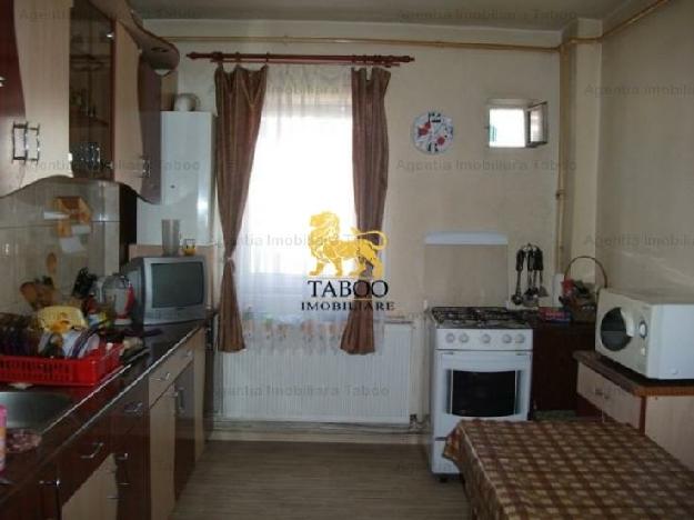 Vanzare Apartament 4 camere Strand, Sibiu 72000 Euro - Pret | Preturi Vanzare Apartament 4 camere Strand, Sibiu 72000 Euro