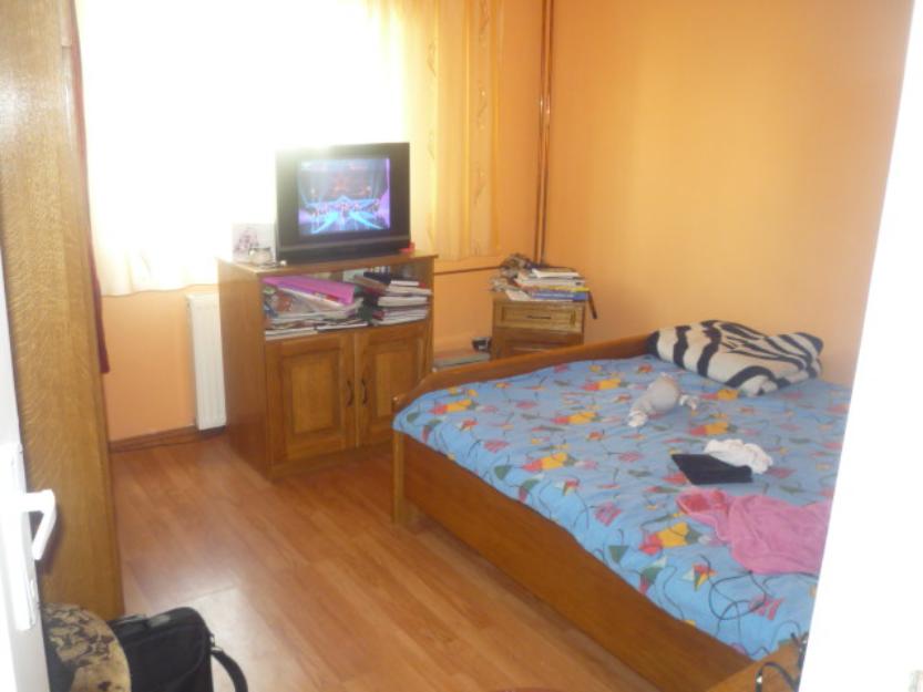 Apartament 3 camere bacau milcov langa pompieri inchiriere sau schimb cu Cluj - Pret | Preturi Apartament 3 camere bacau milcov langa pompieri inchiriere sau schimb cu Cluj