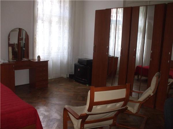 Centrul istoric Brasov - vand apartament 3 camere la casa - Pret | Preturi Centrul istoric Brasov - vand apartament 3 camere la casa