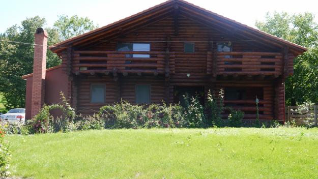 Vand casa din bustean, ecologica, noua in BUCOVINA, langa partia de ski din Valeni-Stanisoara - Pret | Preturi Vand casa din bustean, ecologica, noua in BUCOVINA, langa partia de ski din Valeni-Stanisoara