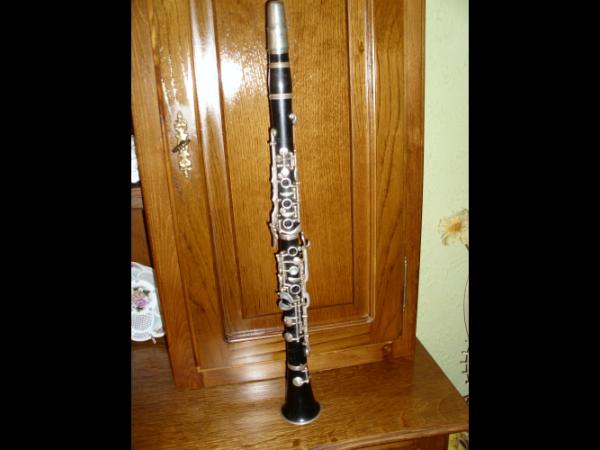 Vand Clarinet SI b de concert marca WEBER, sistem TZHIGLHER - Pret | Preturi Vand Clarinet SI b de concert marca WEBER, sistem TZHIGLHER