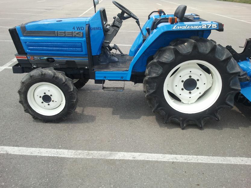 Tractor japonez ISEKI TA27F DIESEL 4x4 cu freza pret avantajos - Pret | Preturi Tractor japonez ISEKI TA27F DIESEL 4x4 cu freza pret avantajos