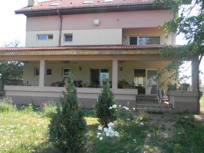 Vila Buftea, S+P+E+M, 487 mp, teren 6000 mp, pret 300000 euro - Pret | Preturi Vila Buftea, S+P+E+M, 487 mp, teren 6000 mp, pret 300000 euro