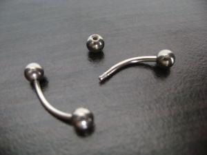 Piercing spranceana din titanium cu bila mare-PC12A - Pret | Preturi Piercing spranceana din titanium cu bila mare-PC12A