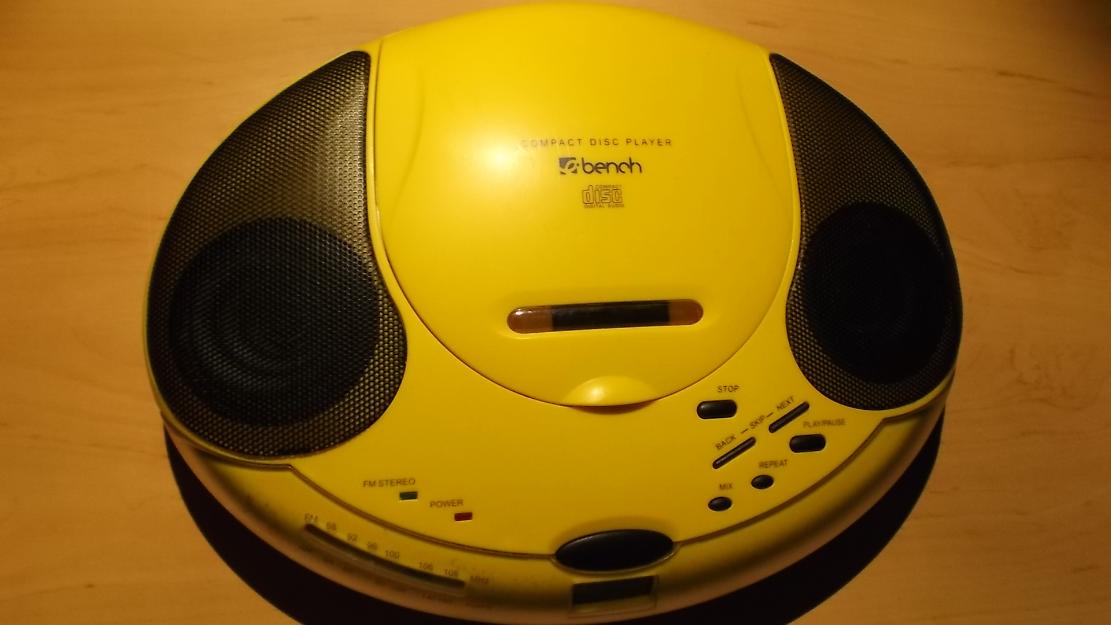 BENCH KH 2242 radio cd player,portabil,stereo(GERMANY) - Pret | Preturi BENCH KH 2242 radio cd player,portabil,stereo(GERMANY)