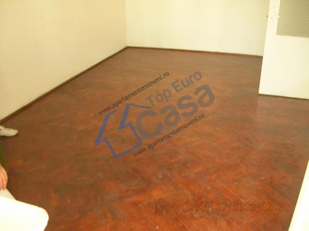 Vand apartament 2 camere Mioveni - Pret | Preturi Vand apartament 2 camere Mioveni