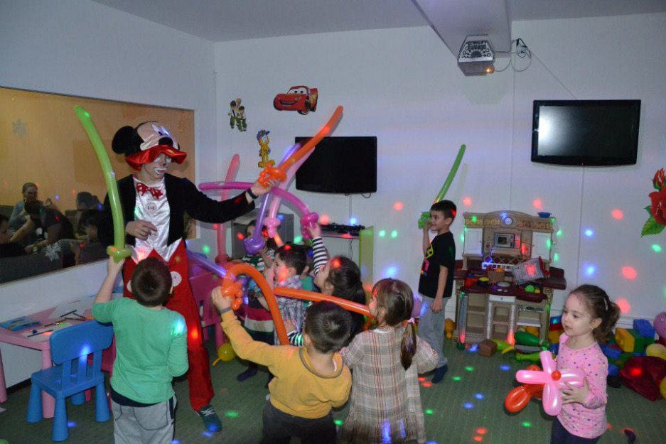 Loc de joaca si petreceri happy birthday kids - Pret | Preturi Loc de joaca si petreceri happy birthday kids