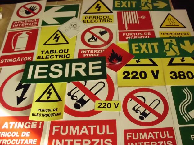 Autocolante de orientare si avertizare P.S.I. si  S.S.M. - Pret | Preturi Autocolante de orientare si avertizare P.S.I. si  S.S.M.