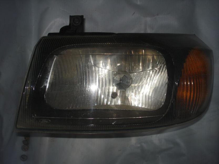 Far stanga Ford Transit 01.2000 - 05.2006 motorizare 2.0 DI - Pret | Preturi Far stanga Ford Transit 01.2000 - 05.2006 motorizare 2.0 DI