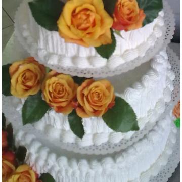 Tort nunta cu trandafiri naturali - Pret | Preturi Tort nunta cu trandafiri naturali