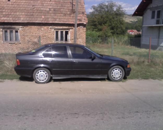 VAND SAU SCHIMB BMW 316i, AF 1993, INMATRICULAT RO - Pret | Preturi VAND SAU SCHIMB BMW 316i, AF 1993, INMATRICULAT RO