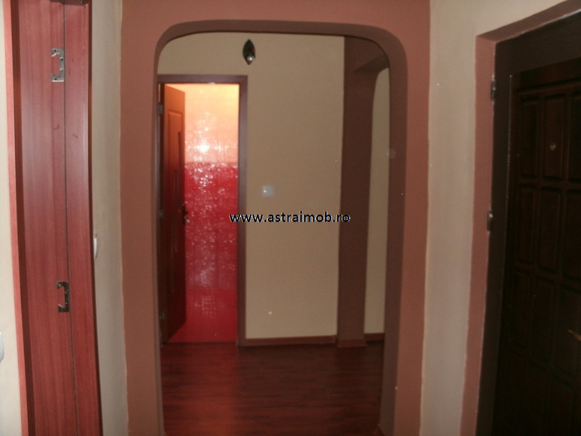 Apartament 3 camere de vanzare in Targoviste, zona OMV Micro 12 - Pret | Preturi Apartament 3 camere de vanzare in Targoviste, zona OMV Micro 12