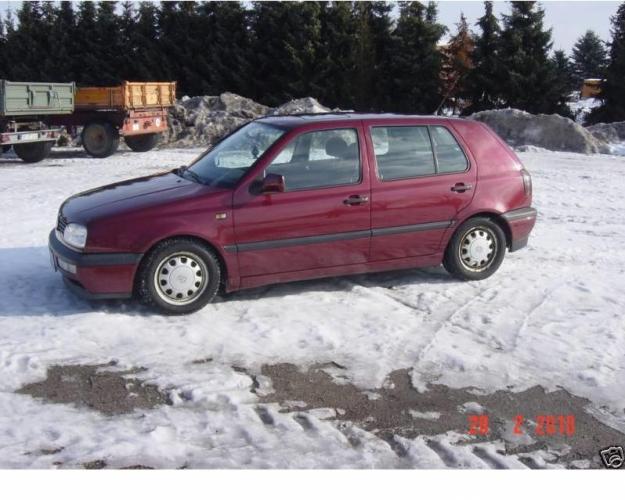 Vand golf III 1,8l benzina,an fabricatie 1995,visiniu metalizat - Pret | Preturi Vand golf III 1,8l benzina,an fabricatie 1995,visiniu metalizat