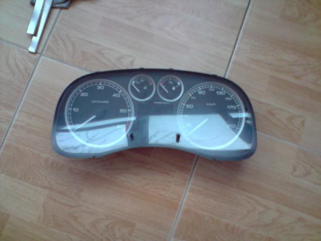 vand ceasuri bord peugeot 307 hdi 2.0 - Pret | Preturi vand ceasuri bord peugeot 307 hdi 2.0