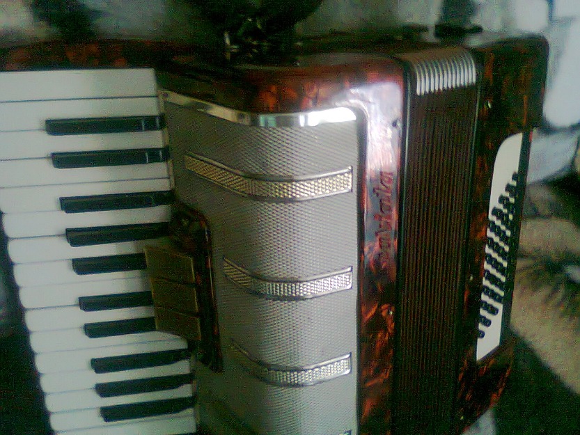 acordeon traviata italian - Pret | Preturi acordeon traviata italian