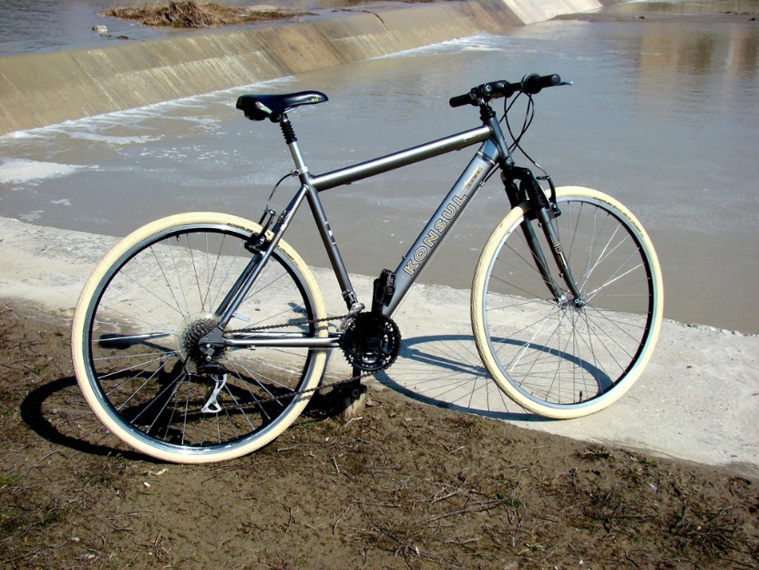 Bicicleta hybrid /trekking Konsul Aluminium Line(mtb, cursiera, cube,giant) - Pret | Preturi Bicicleta hybrid /trekking Konsul Aluminium Line(mtb, cursiera, cube,giant)