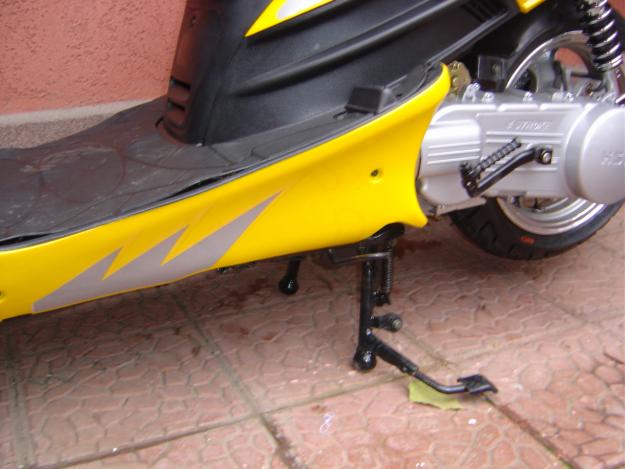 VAND MOTOSCUTER NOU - Pret | Preturi VAND MOTOSCUTER NOU