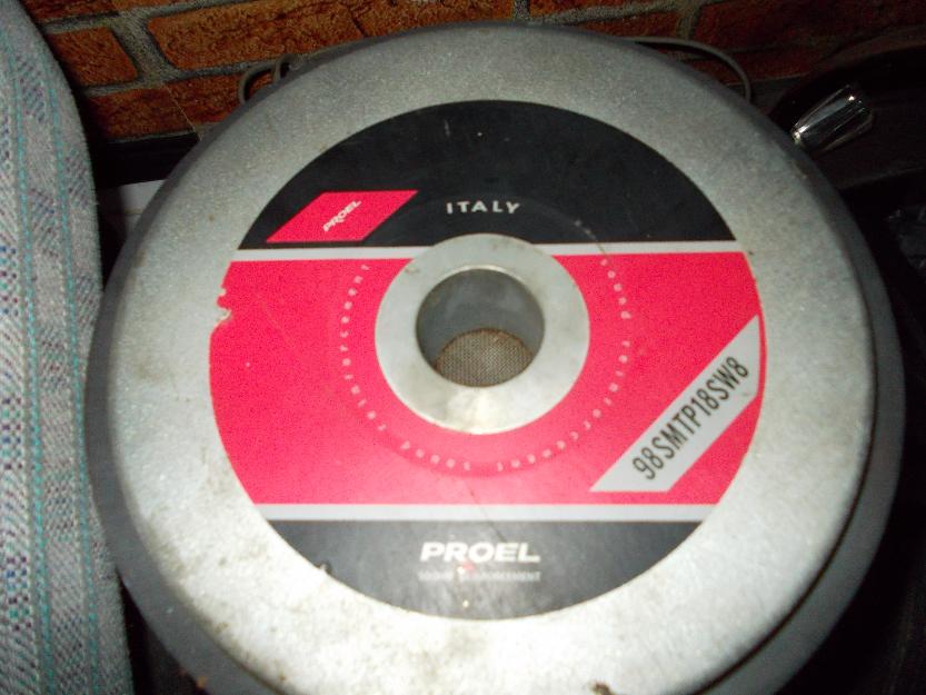 Vand 2 difuzoare Proel de 18 toli 400w - Pret | Preturi Vand 2 difuzoare Proel de 18 toli 400w