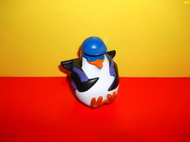 jucarii figurine figurina pinguin ce scoate sunete de zbor din plastic - Pret | Preturi jucarii figurine figurina pinguin ce scoate sunete de zbor din plastic
