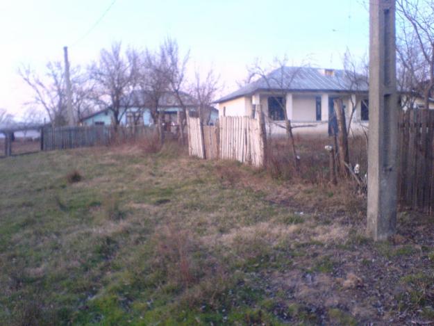 Vand casa cu teren de 1100 m.p. - Pret | Preturi Vand casa cu teren de 1100 m.p.
