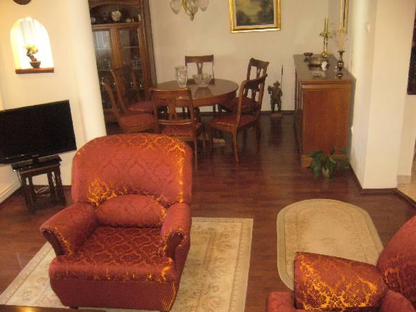 Inchiriez apartament 3 camere in Cornisa - Pret | Preturi Inchiriez apartament 3 camere in Cornisa