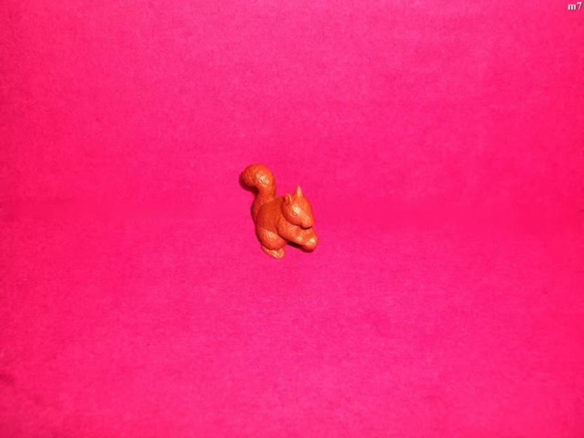 jucarii figurina veverita din plastic de la raie - Pret | Preturi jucarii figurina veverita din plastic de la raie