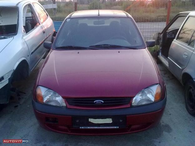 Dezmembrez Ford Fiesta 1.8 diesel din -2000,caroserie - Pret | Preturi Dezmembrez Ford Fiesta 1.8 diesel din -2000,caroserie