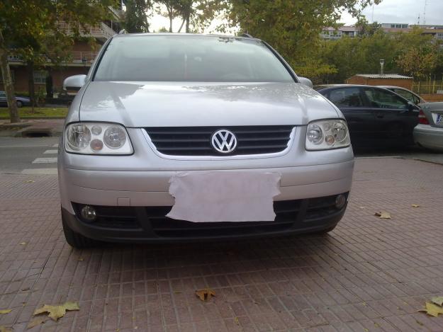 DE VINZARE VW TOURAN 1.9 105 .AN 2006 6 VITEZE 5 LOCURI. - Pret | Preturi DE VINZARE VW TOURAN 1.9 105 .AN 2006 6 VITEZE 5 LOCURI.