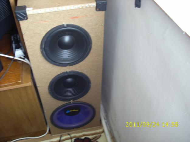 VAND AMPLIFICATOR + BOXA ! 400 RON - Pret | Preturi VAND AMPLIFICATOR + BOXA ! 400 RON