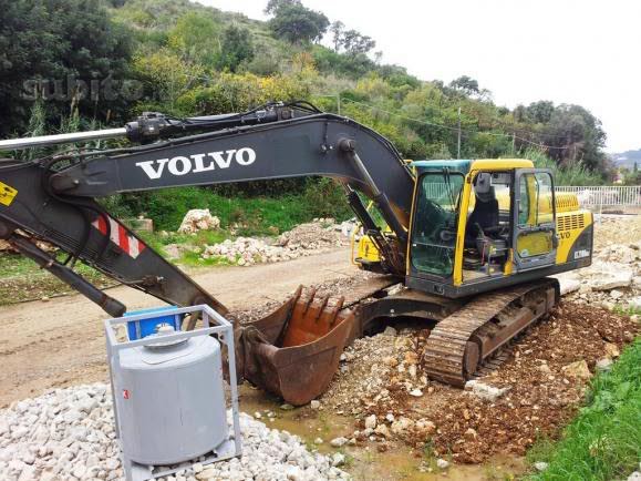 Inchiriez excavator pe senile - buldoexcavator - autobasculanta - Pret | Preturi Inchiriez excavator pe senile - buldoexcavator - autobasculanta