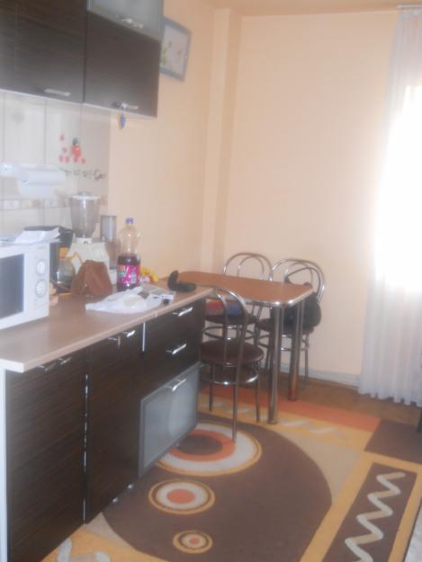 Vand apartament cu 3 camere, 63 mp - Pret | Preturi Vand apartament cu 3 camere, 63 mp