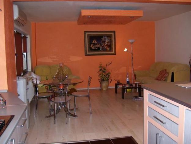 Decebal, apartament 2 camere lux - Pret | Preturi Decebal, apartament 2 camere lux