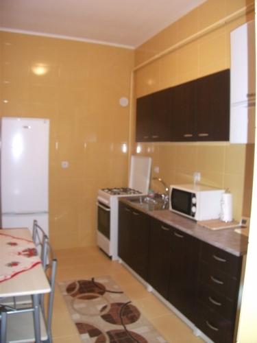 Casa situata in centrul Brasovului, zona Muresenilor. € 600 - Pret | Preturi Casa situata in centrul Brasovului, zona Muresenilor. € 600