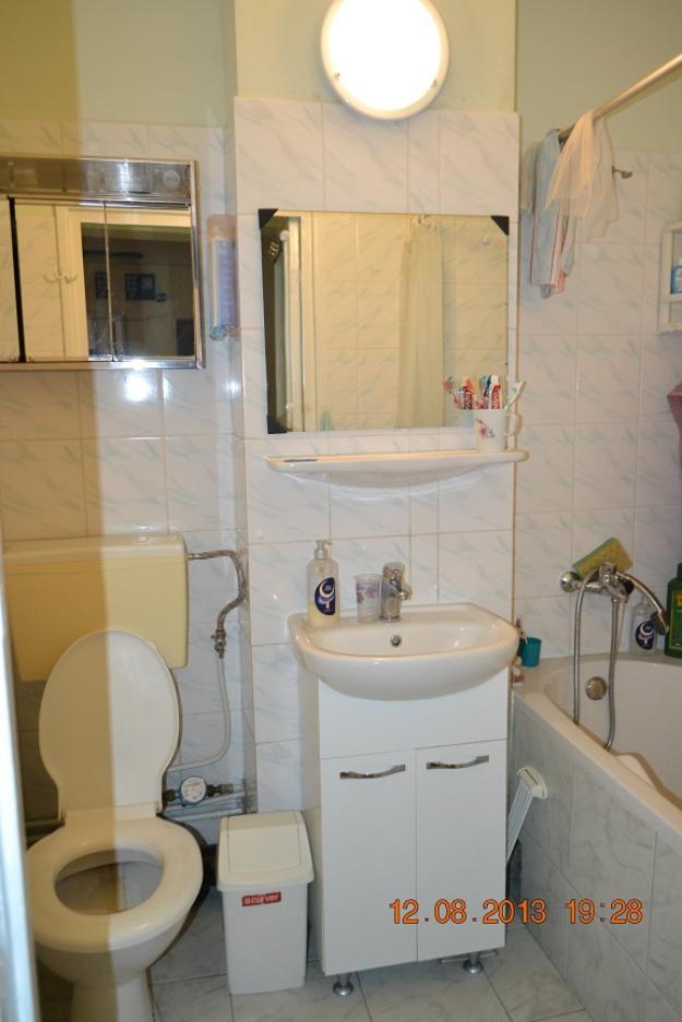 Vand apartament 3 camere decomandat, et 1/4, s.utila 60 mp, zona Kaufland - Pret | Preturi Vand apartament 3 camere decomandat, et 1/4, s.utila 60 mp, zona Kaufland