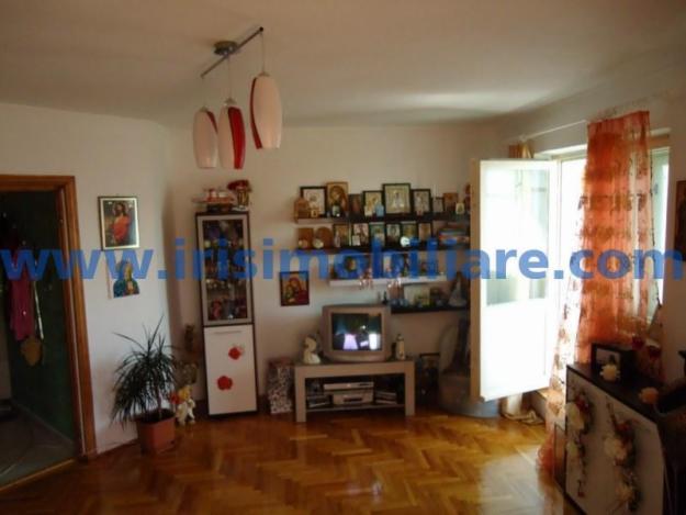 Vanzare apartament 3 camere - Pret | Preturi Vanzare apartament 3 camere